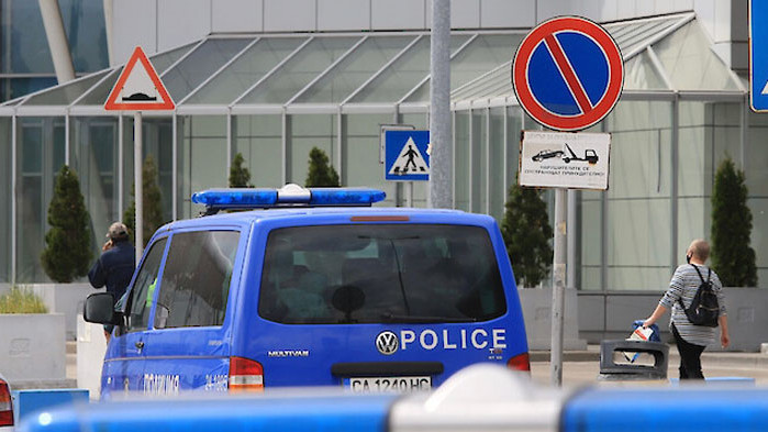 Разследват самоубийство на граничен полицай на аерогарата
