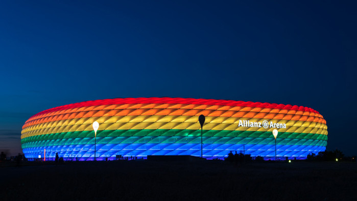 УЕФА отказа стадионът в Мюнхен да бъде оцветен в цветовете на дъгата за мача Германия-Унгария