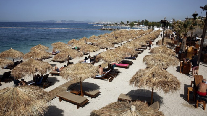 Туроператорът, който организира повечето почивки на българи в Гърция, е пред фалит