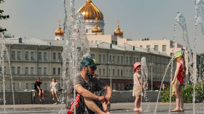 Церемонията по смяната на караулите, традиционно протичаща всяка събота в