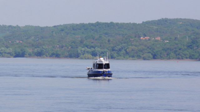 Издирват 29 годишен във водите на Дунав съобщи NOVA Катер на