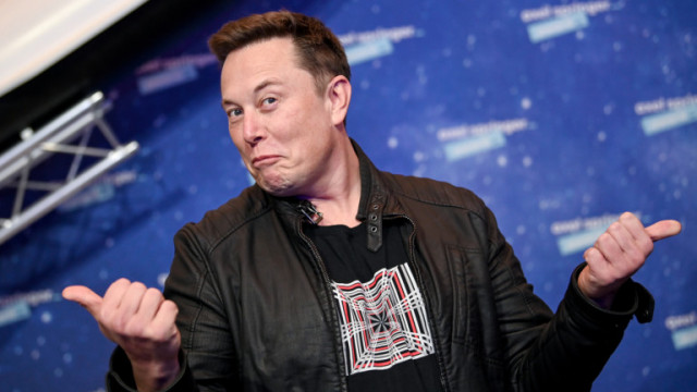 Освен като изпълнителен директор на Tesla и SpaceX Илън Мъск