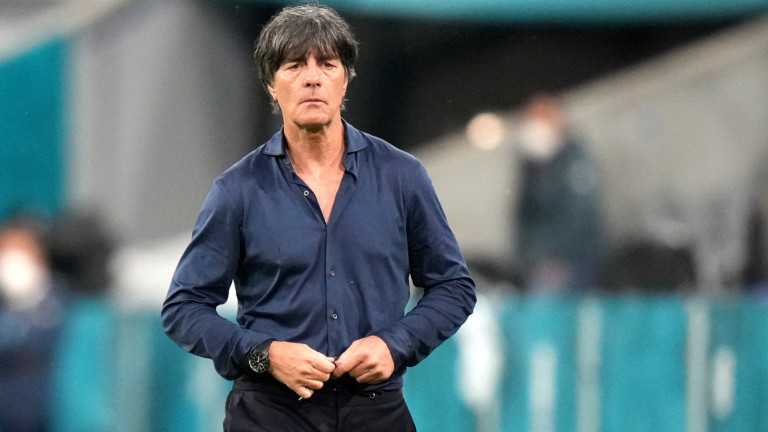 Селекционерът на Германия Йоахим Льов проведе дълъг разговор с играчите си