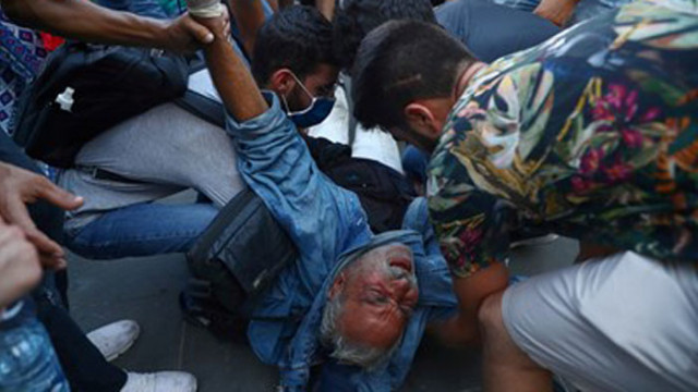 Близо 20 души бяха ранени по време на среднощни протести