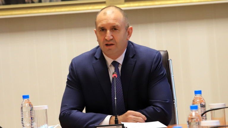 Румен Радев: РС Македония да изостави идеологемите от тоталитарното минало в учебниците