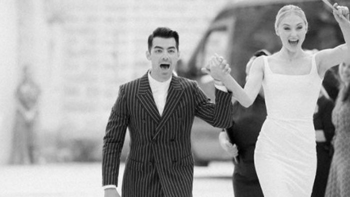 Годишнината от сватбата на Софи Търнър и Джо Джонас и новите им снимки