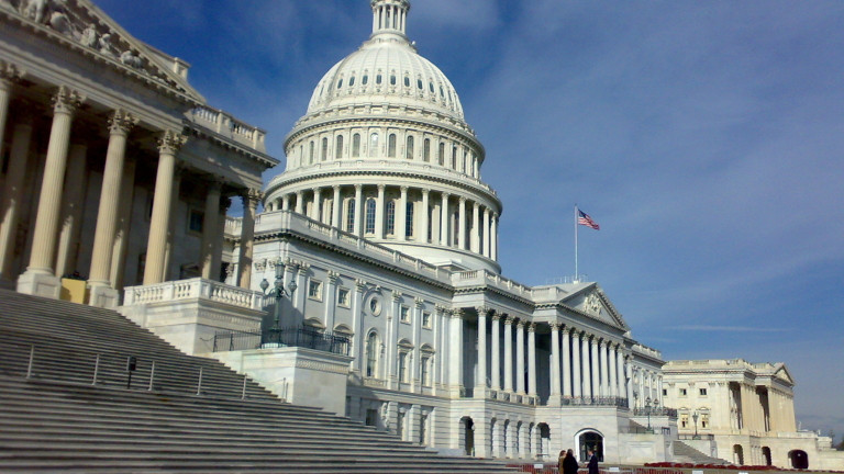 Конгресът създаде комисия за разследване на щурма на Капитолия