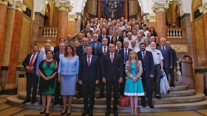 Предизвикателствата и наследените проблеми пред това служебно правителство са ужасно