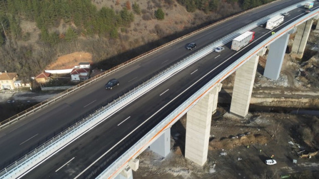 Поради усложнената пътна обстановка във връзка с ремонта на АМ Тракия