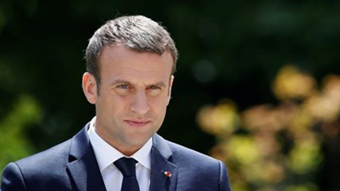 Френският президент Еманюел Макрон обсъди днес с руския си колега