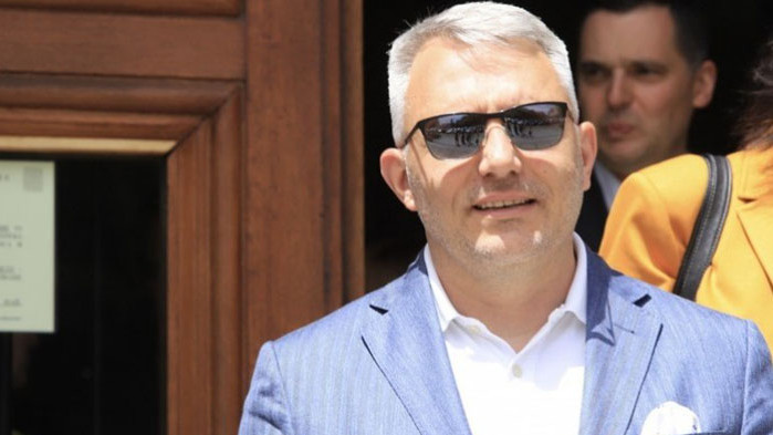 Тихомир Василев към Хаджигенов: Това адвокатче харесва и споделя обратната