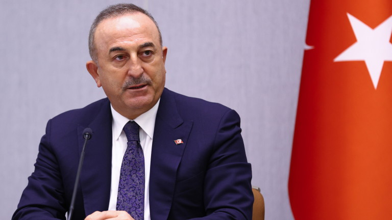Турският външен министър Мевлют Чавушоглу заплаши, че Турция ще започне