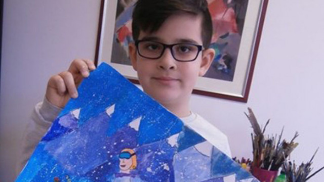 Десетгодишните художници Ралица Савчева и Цветелин Киров от арт школа