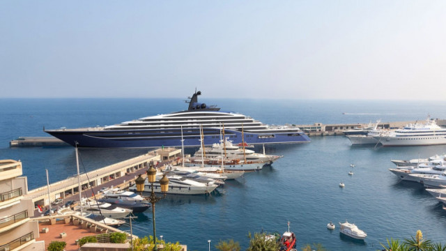 Новата най-голяма яхта: 221-метров лукс и апартаменти с цени, тръгващи от $11 милиона