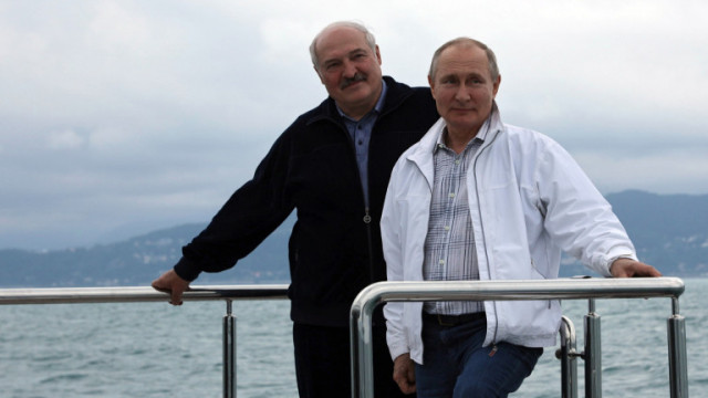 Русия чака президента на Беларус Александър Лукашенко в Крим Това съобщи