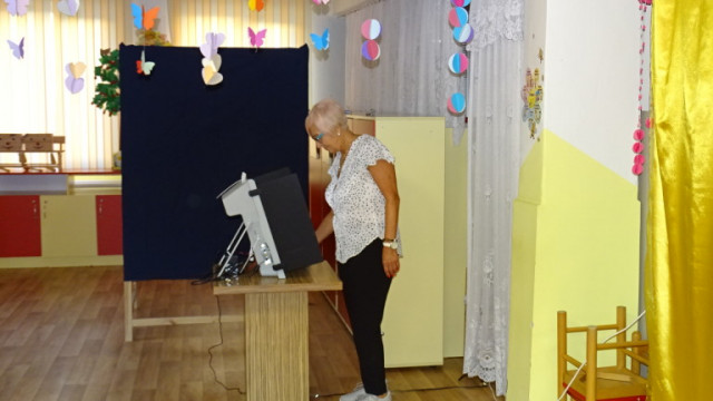 В Благоевград се провежда втория тур на частичните избори за кмет на