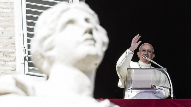 Папа Франциск е постъпил в болница в Рим днес следобед