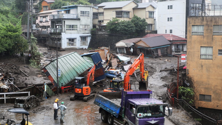 Смъртоносни свлачища в Япония, двама загинали и 20 изчезнали
