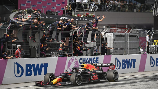 Пилотът на Ред Бул Макс Верстапен стана победител в Гран