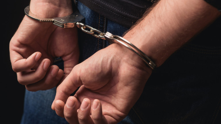 Във Варна е задържан под стража 40-годишен мъж, по подозрение за купуване