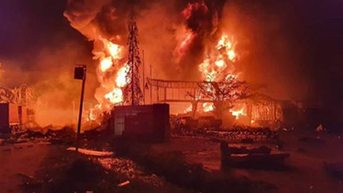 Поне 1 загинал при експлозия в тайландски завод, хиляди бяха евакуирани (видео)