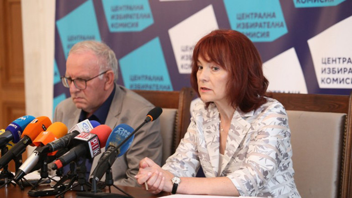 ЦИК: По-вероятно е да падне астероид, отколкото да се хакне машината