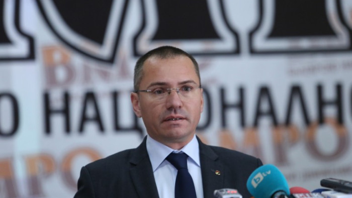 От Фейсбук профила на евродепутата Ангел Джамбазки Гласуваш за Има