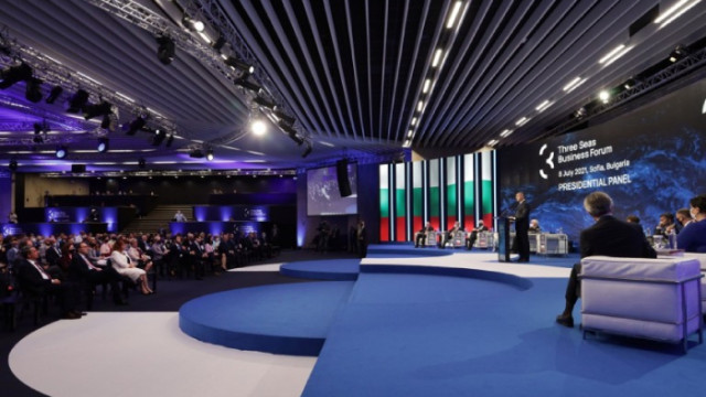 началото на форума говори Радев пуснаха и Байдън на запис