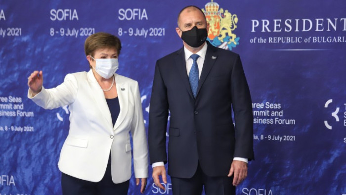Кристалина Георгиева подчерта ползата от ваксинацията в икономически план