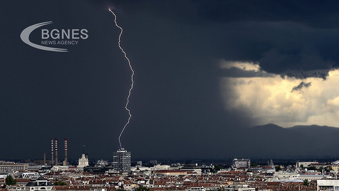 Дългоочакваното лято най-сетне настъпи. То, обаче, донесе не само по-дълги,