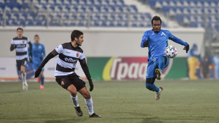 Бившият защитник на Локомотив Пловдив Диниш Алмейда си намери нов