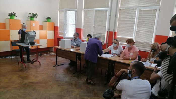 Спокоен старт на изборния ден в София