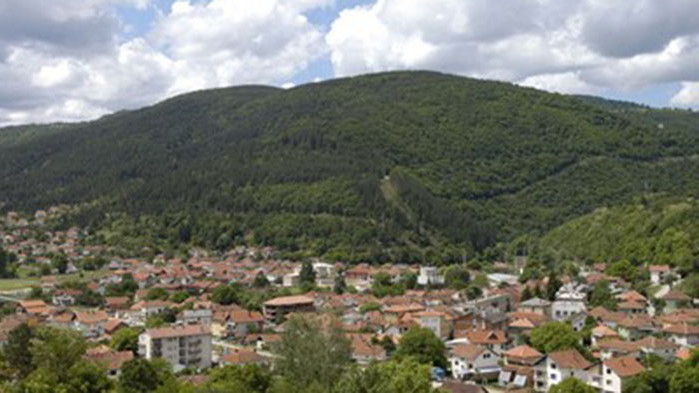 До 14 часа в Босилеград в Сърбия са гласували към