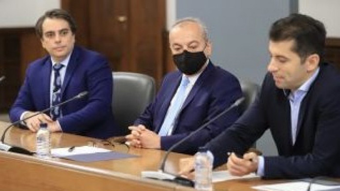 Тримата служебни министри - Асен Василев на финансите, Кирил Петков