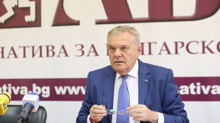 Неприлична е заявката на Слави Трифонов, че ще прави правителство