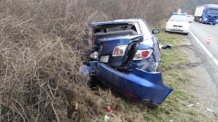 Седемнайсетгодишно момиче е починало при катастрофа в Твърдица. Инцидентът е