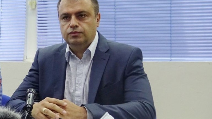 Йордан Рогачев остава в отпуск по бащинство Административният съд в