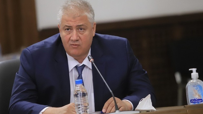 Служебният здравен министър Стойчо Кацарски е отстранил проф. Асен Балтов