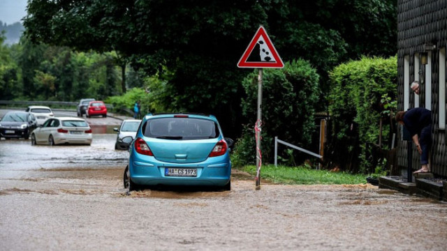 Четирима души загинаха вследствие на проливните дъждове в германската провинция