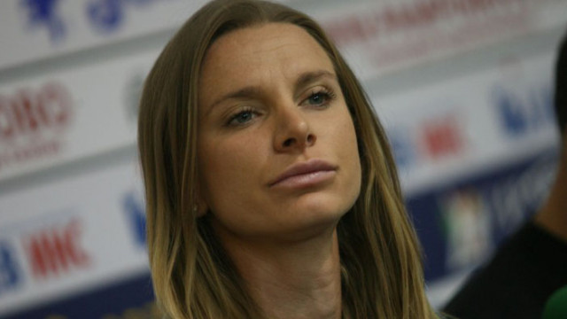 Тенисистката Сесил Каратанчева опроверга фалшиви новини замесващи името ѝ с