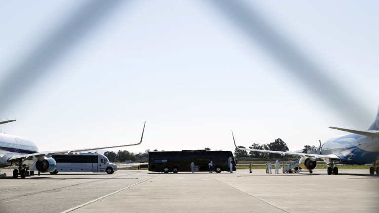 Самолет е кацнал аварийно на летище Бургас. На борда е