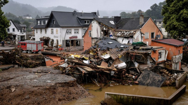 Около 1300 души са в неизвестност след катастрофалните наводнения Жертвите