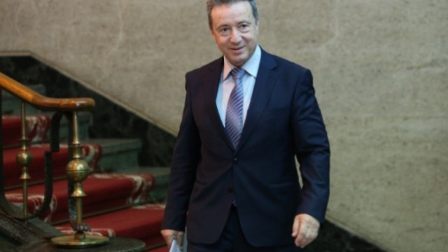 В последните дни на служебния кабинет правосъдният министър Янаки Стоилов
