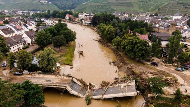 135 са жертвите на разрушителните наводнения в западната част на