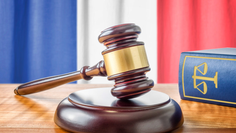 Франция осъди 17 българи за сводничество