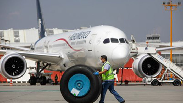 Стотици пристигащи и заминаващи полети бяха отменени в Португалия този