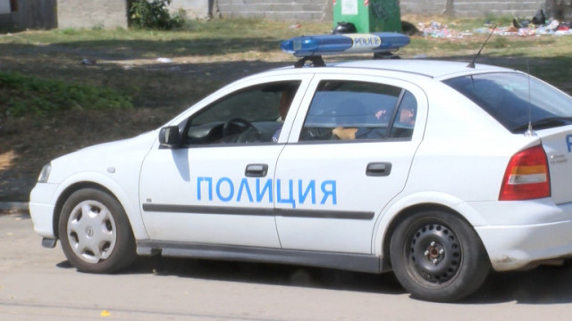 Петима души са задържани при специализирана полицейска акция в Бургас  съобщава