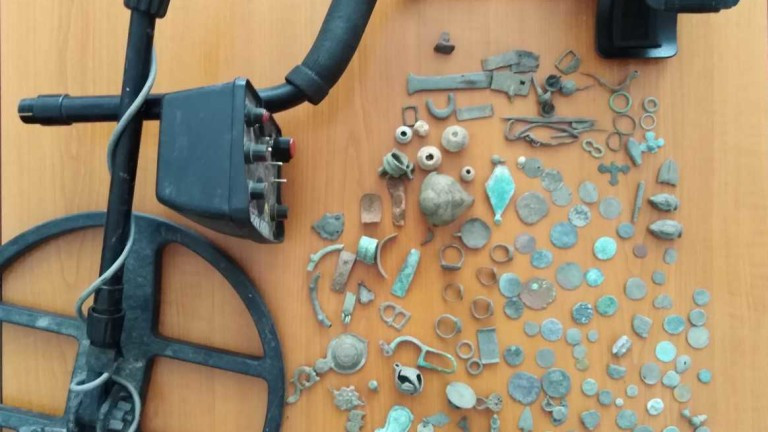 Археологически предмети, старинни монети и дрога иззеха при спецакция в Ямбол