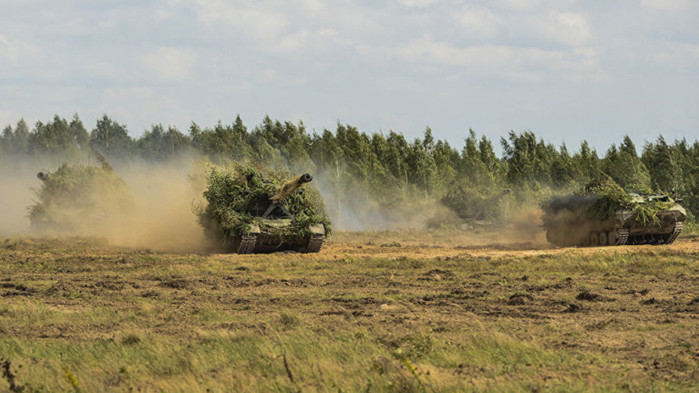 Русия изпрати танкове в близост до границата с Афганистан