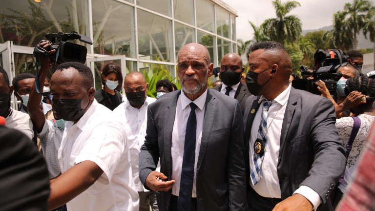 Във вторник Ариел Анри официално зае поста министър-председател на Хаити, предаде Ройтерс.